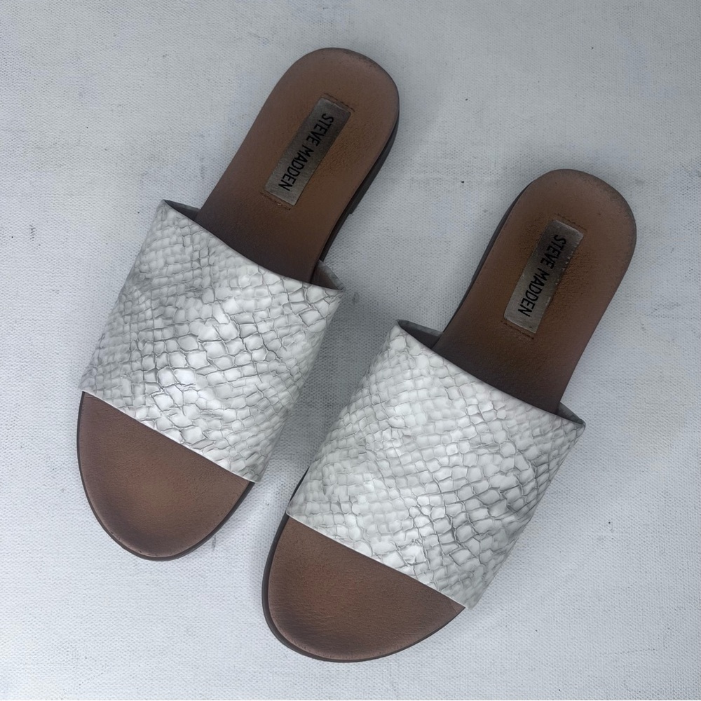 Steve Madden Karolyn white croc print slip on sandal